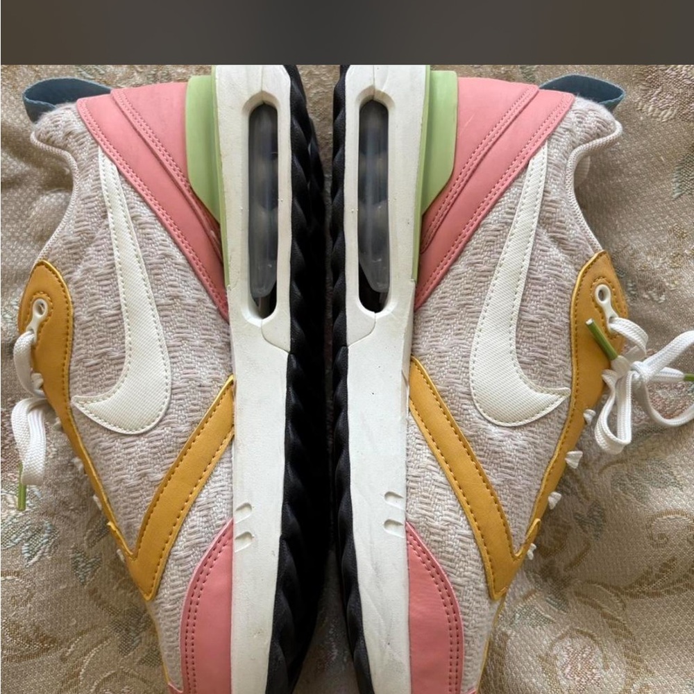 Nike Air Max Dawn SE Sun Club Sneaker